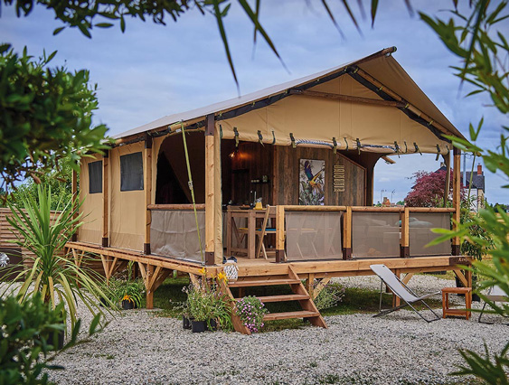 Lodge pilotis exterieur