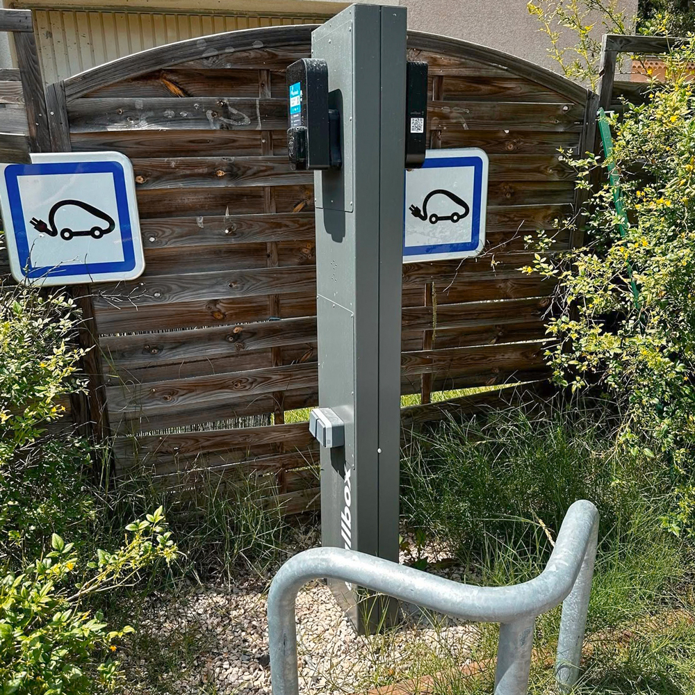 borne recharge electrique luberon