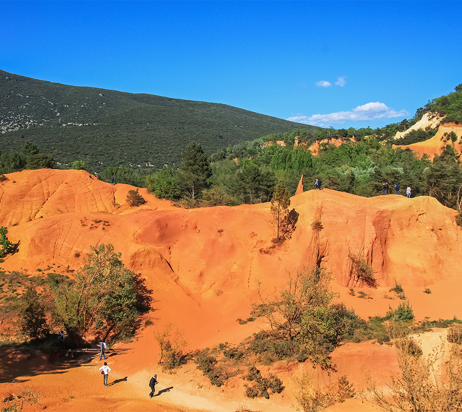 decouvrir le site du colorado provencal une ancienne carriere d ocre