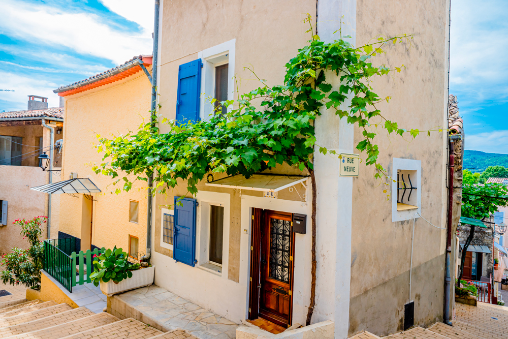 visiter station thermale greoux les bains